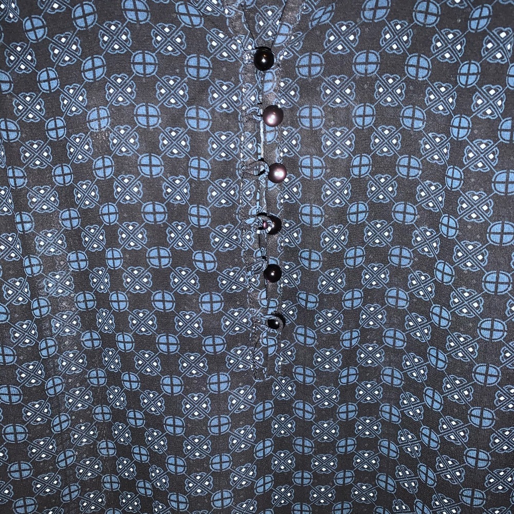 Mossimo Patterned Blouse - Picture 2 of 3